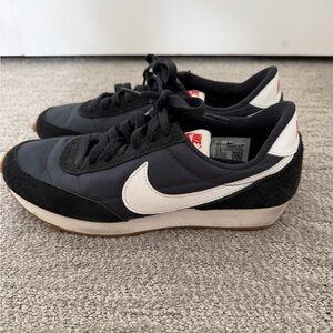 Nike Black and White womens sneaker size 8.5